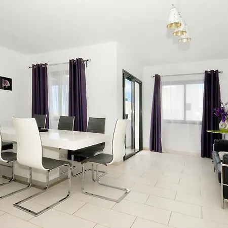 Villa Playa Blanca Sleeps 10 Pool Air Con Wifi *