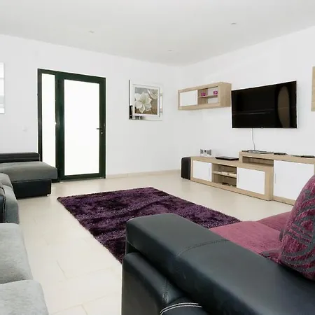 Villa Playa Blanca Sleeps 10 Pool Air Con Wifi Playa Blanca (Lanzarote)