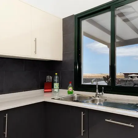 Playa Blanca Sleeps 10 Pool Air Con Wifi Willa Playa Blanca (Lanzarote)